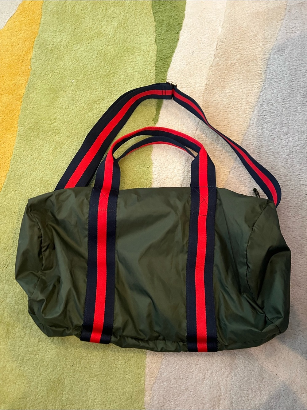 Mark & Graham Green Nylon Duffel Bag Carry-On Zipper Shoulder Straps Red Navy